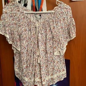 Floral American Eagle flowy top
